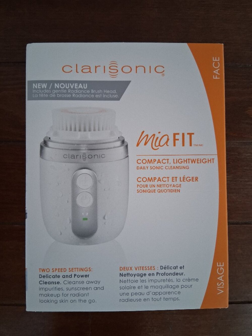 New In Box Clarisonic Mia Fit Skin Cleaning Face Brush WHITE